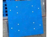 Pallet Nhựa 1200x1200x150mm Mặt Kín 3 Chân Thẳng 