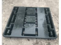Pallet Nhựa Cũ 1050x1050x140mm Mặt Kín 3 Chân Thẳng Đen