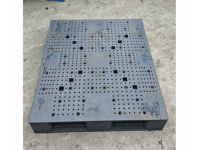 Pallet nhựa 1200x1000x150mm mặt kín Đen