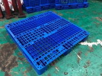 Pallet nhựa 1200x1200x150mm 3 chân thẳng