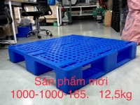 Pallet nhựa1000x1000x165mm 3 Chân Thẳng